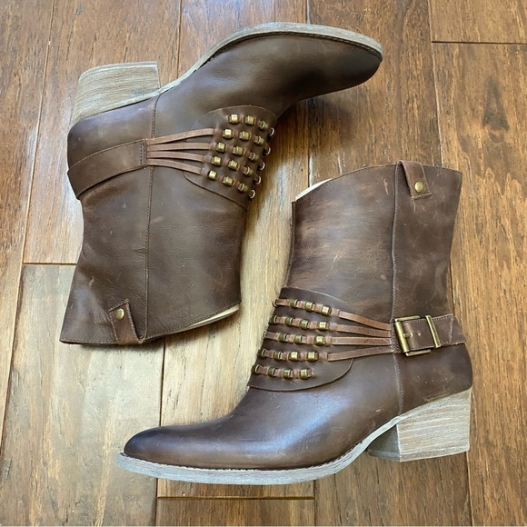 NWT Reba Brown Studded Boots Beaded 9 - Picture 3 of 8